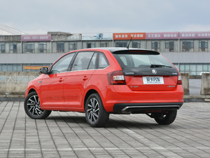 2018款230TSI 自动运动版 左后45度