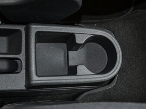 2018款1.6L 手动标准版 空间座椅