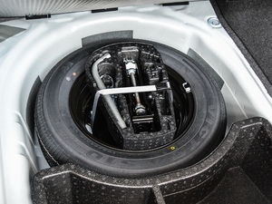 2018款1.6L 手动标准版 备胎