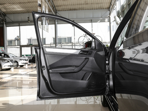 2018款1.6L 手动舒适版 驾驶位车门