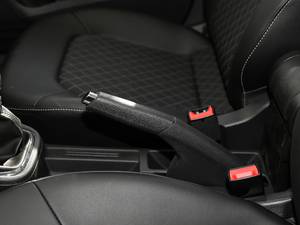 2018款1.6L 手动舒适版 驻车制动器