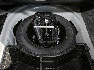 2018款1.6L 手动舒适版 备胎