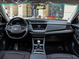 2018款1.6L 手动精英型 内饰全景