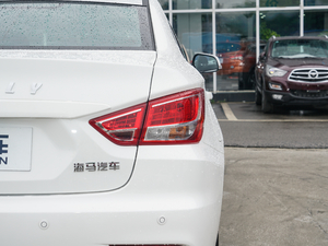 2018款1.6L 自动精英型 尾灯