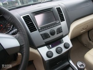 2010款2.0L 手动智能领航版 中控区