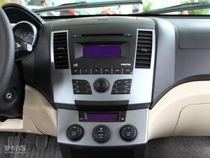 2010款2.0L 豪华版 中控区