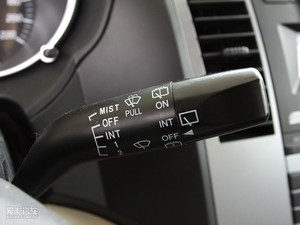 2010款2.0L 豪华版 中控区