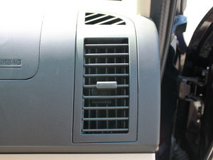 2010款2.0L 手动都市精英版 中控区