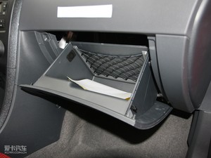2010款1.3L 豪华版 手套箱