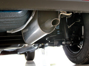 2010款1.5L AMT舒适版 排气管