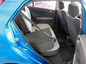 2010款1.5L AMT舒适版 空间座椅