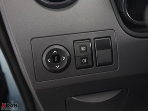 2010款1.5L 豪华版 中控区