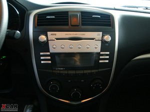 2010款1.8L CVT舒适版 中控区