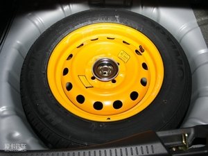 2010款1.6L 手动舒适版 备胎