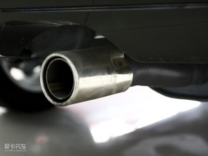 2010款1.6L 手动舒适版 排气管