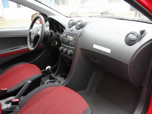 2010款1.6L 手动舒适版 中控区