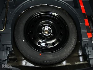 2010款1.6L 手动基本版 备胎