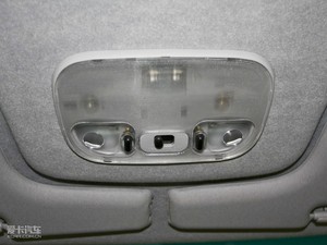 2010款1.6L 手动基本版 空间座椅