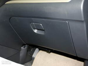 2010款1.6L 手动基本版 空间座椅
