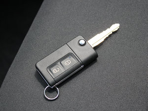 2012款1.6L 7座手动开拓版 车钥匙