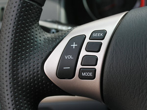 2012款1.6L 7座手动开拓版 中控区