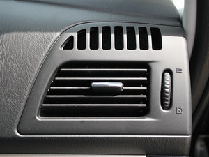 2012款1.6L 7座手动开拓版 中控区