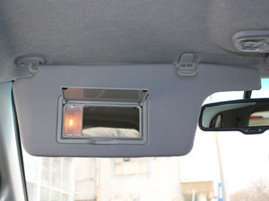 2012款1.6L 7座手动开拓版 遮阳板（左）