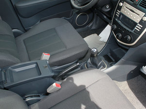 2012款1.6L 7座手动开拓版 空间座椅