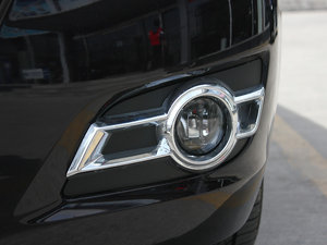 2012款1.6L 7座手动开拓版 前雾灯