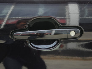 2012款1.6L 7座手动开拓版 主驾门拉手