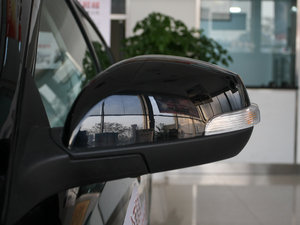 2011款1.6L CVT豪华版 后视镜