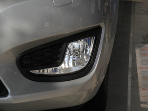 2014款2.0L 手动舒适型 前雾灯