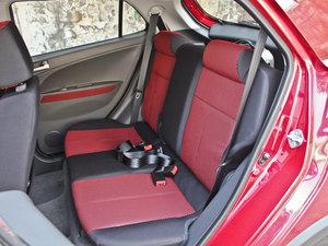 2012款1.3L 手动炫酷版 后排座椅