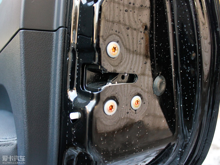 2013��R�Tʿ 2.0L �քӶ��о�Ӣ��