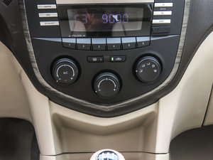2013款1.6L 7座手动开拓版 空调调节
