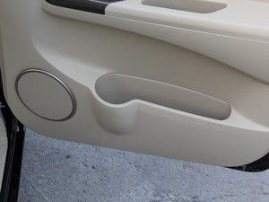 2013款1.6L 7座CVT乐享版 空间座椅