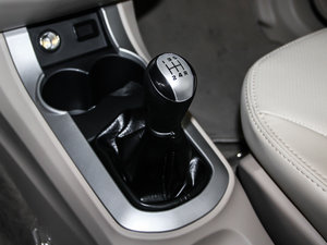 2013款1.5L 手动豪华版 换挡杆