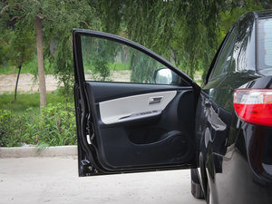 2013款1.6L 手动冠军版 驾驶位车门