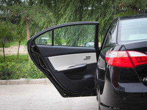 2013款1.6L 手动冠军版 左后车门