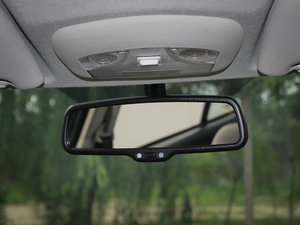 2013款1.6L 手动冠军版 车内后视镜