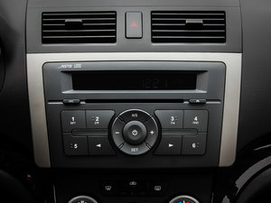 2013款1.6L 手动冠军版 音响调节