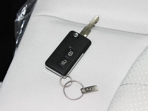 2013款1.6L 手动冠军版 车钥匙