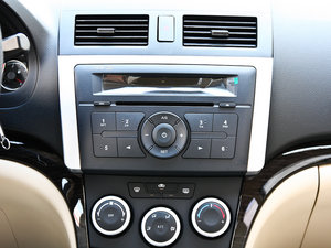 2013款1.6L 手动精英版 中控区