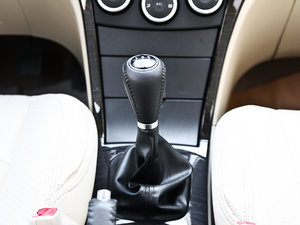 2013款1.6L 手动精英版 中控区