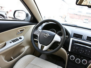 2013款1.6L 手动精英版 中控区