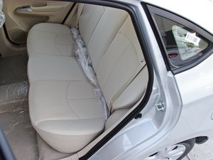 2014款1.5L 手动精英版 后排空间