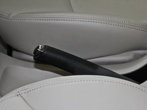 2014款1.5L 手动舒适版 驻车制动器