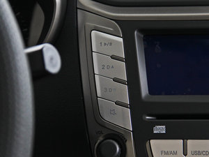 2014款1.5L 手动舒适版 中控区