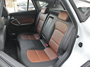 2014款1.6L 手动智尊版 后排座椅