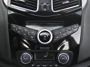 2014款1.6L 手动智尊版 音响调节